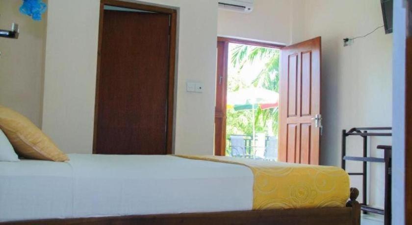 Araliya Blue Beach View Hotel Kudapaduwa Εξωτερικό φωτογραφία
